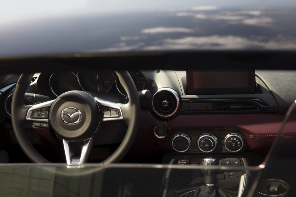 2020马自达MX-5 Miata获得Apple CarPlay和Android Auto