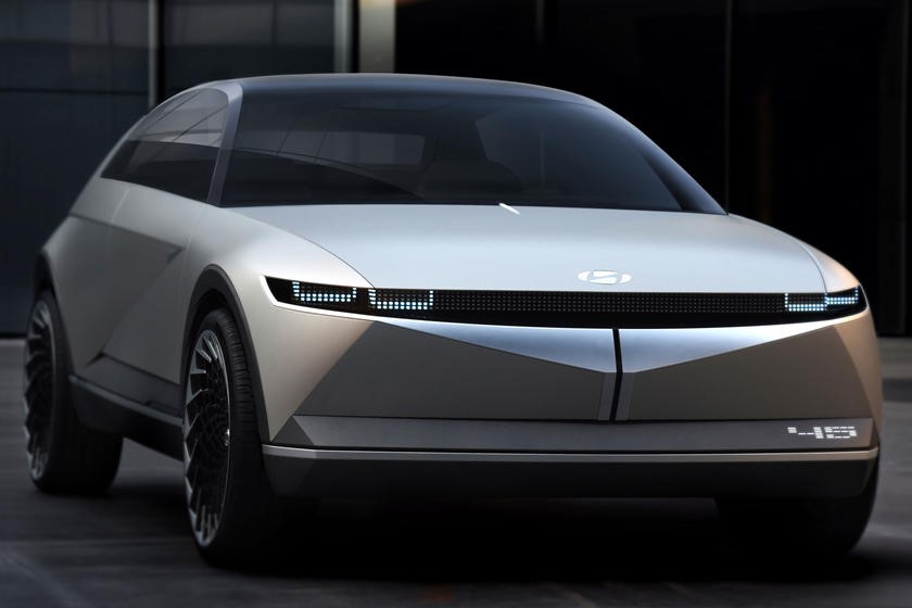 现代汽车在新预告片中展示Ioniq 5设计