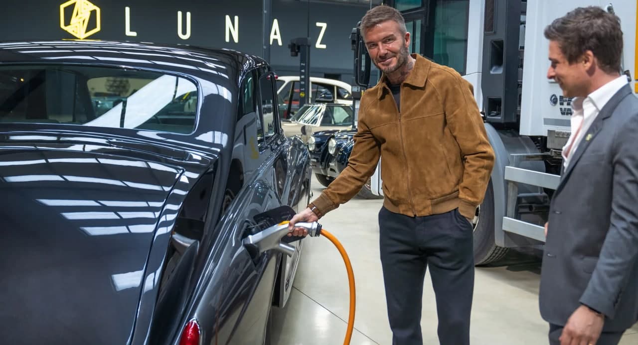大卫贝克汉姆购买电动汽车专家 Lunaz 10% 的股份